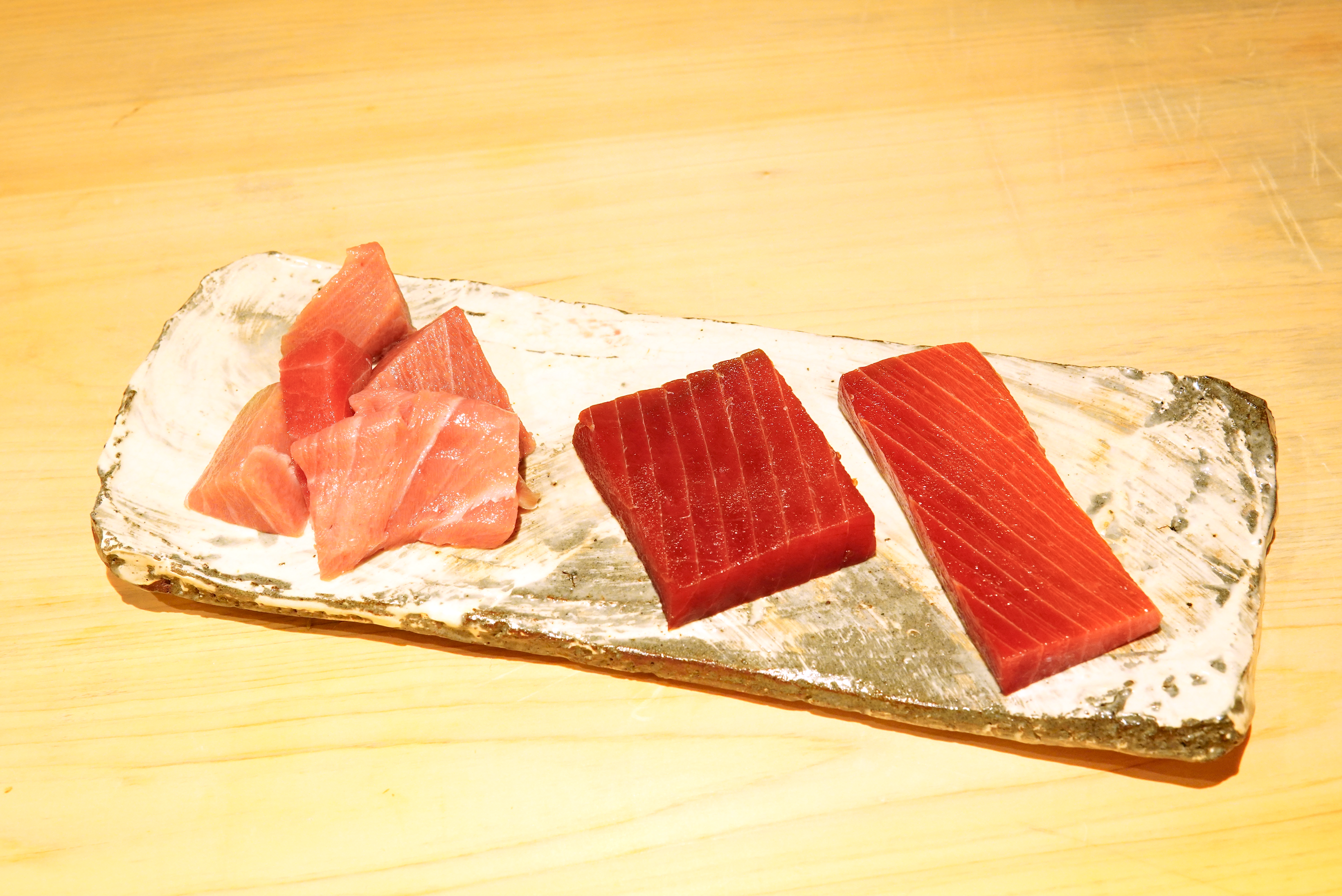 Three tuna eating set