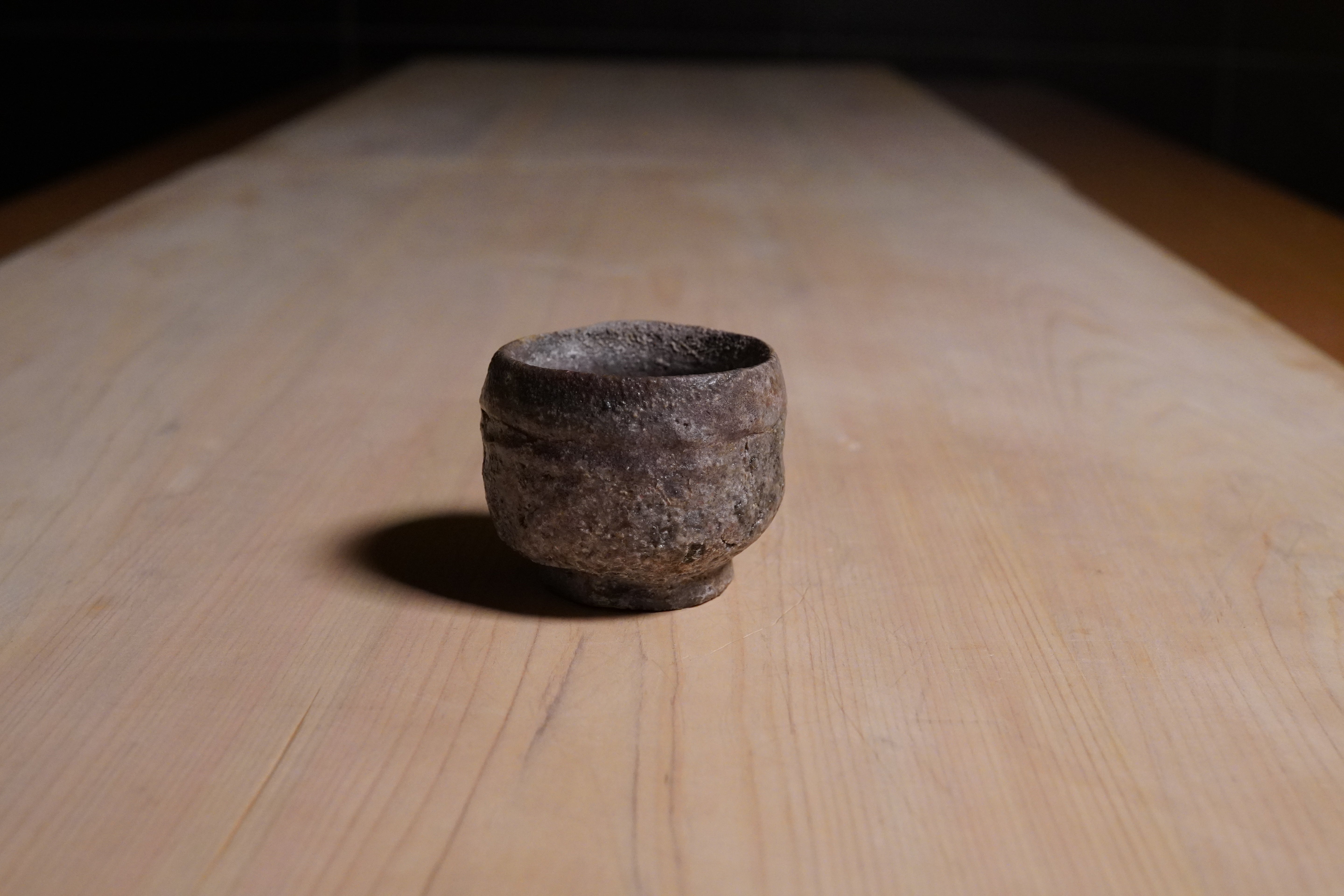 细川贵弘(Takahiro Hosokawa)鹅卵石酒壶和鹅卵石酒杯套装