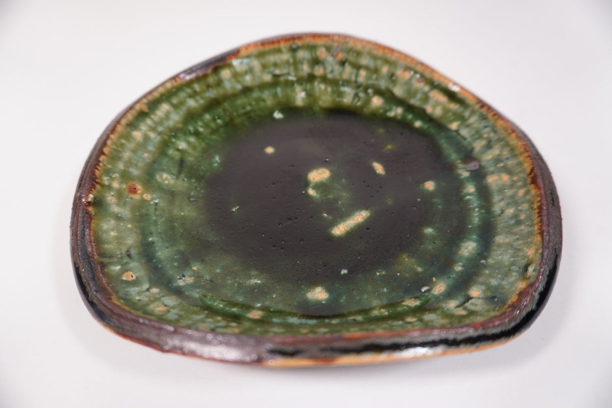 Yoshida Manabu: Thick-rimmed square plate