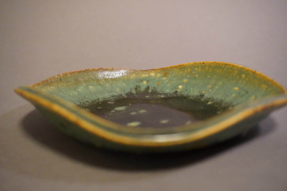 Yoshida Manabu: Thick-rimmed square plate