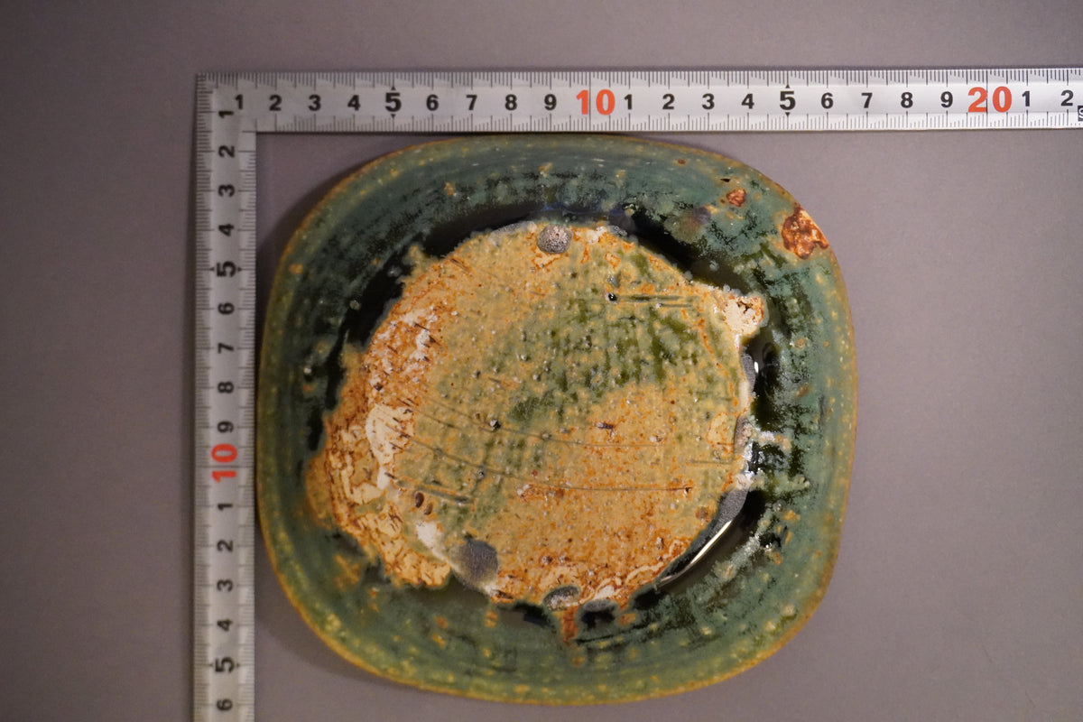 Yoshida Manabu: Thick-rimmed square plate