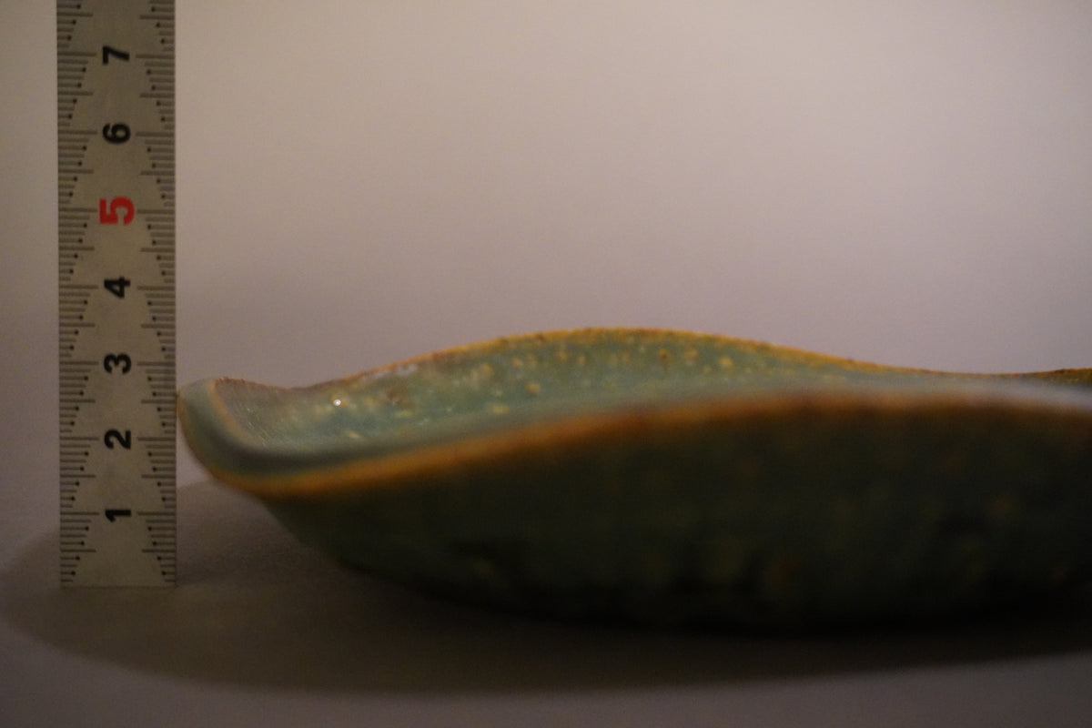 Yoshida Manabu: Thick-rimmed square plate