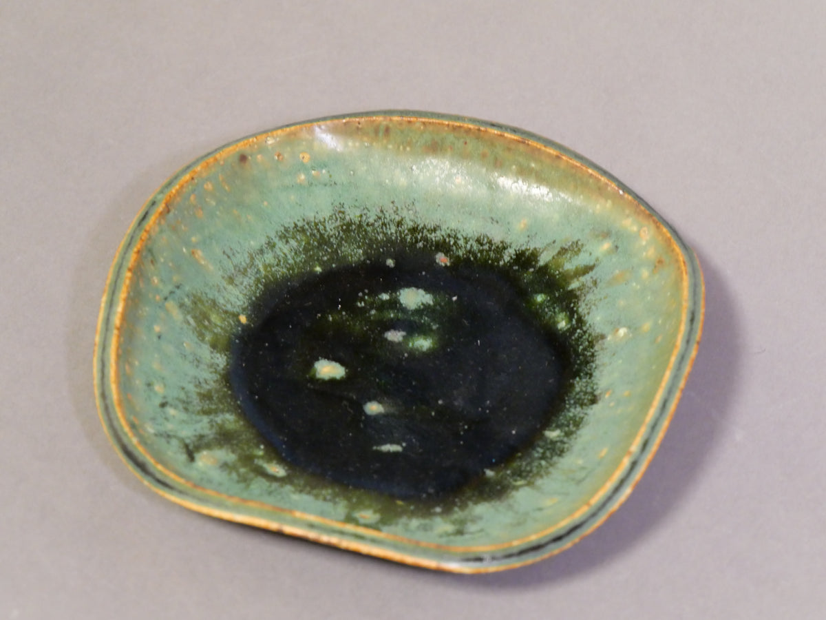 Yoshida Manabu: Thick-rimmed square plate