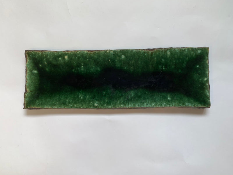 Manabu Yoshida Elongated plate